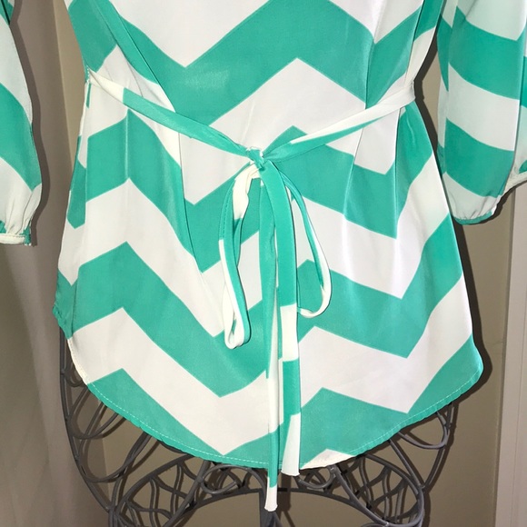 “Minty Dream” 🍬 Chevron Blouse - Picture 4 of 5